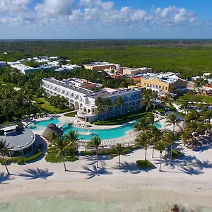 Dreams & 5*, Tulum Pueblo Mexico